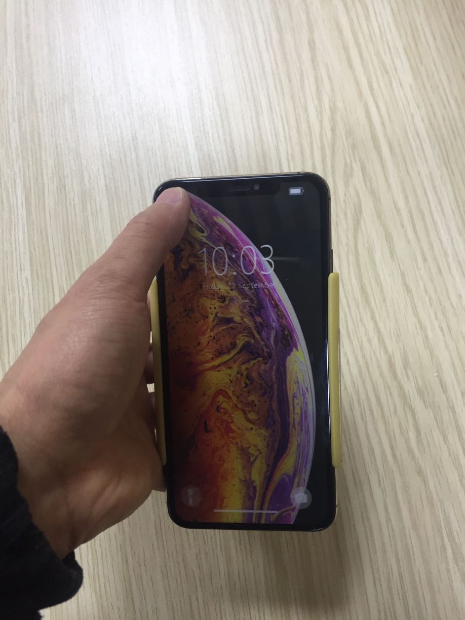 iPhone Xs Max单手操作手左上角触摸